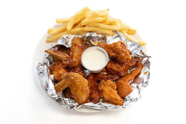 6 Pc Buffalo Wings.